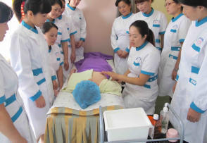 專業(yè)家政服務(wù) 月嫂育嬰醫(yī)陪與深度清潔，一站式滿足家庭精細(xì)化需求